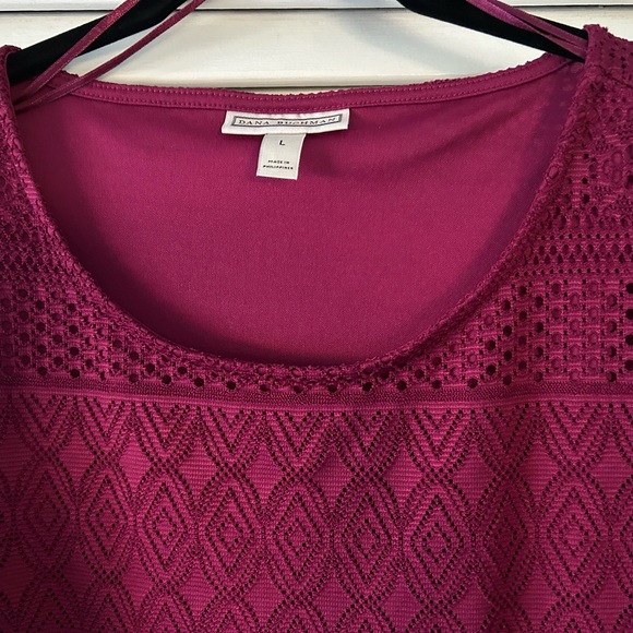 Like new Dana Buchman, plum colored lace print pull over top in size large - Picture 3 of 9